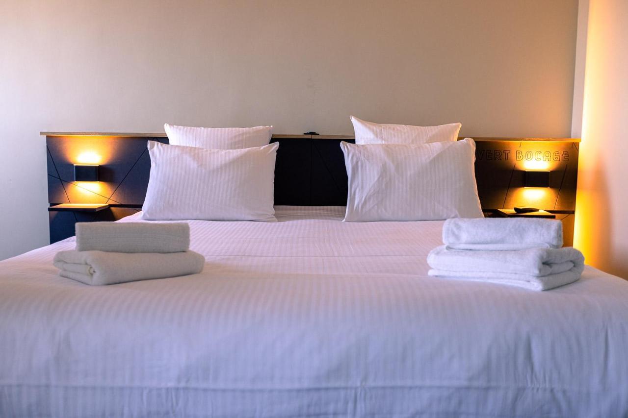 Logis Hotel & Restaurant Le Vert Bocage Франкевиль-Сен-Пьер Экстерьер фото