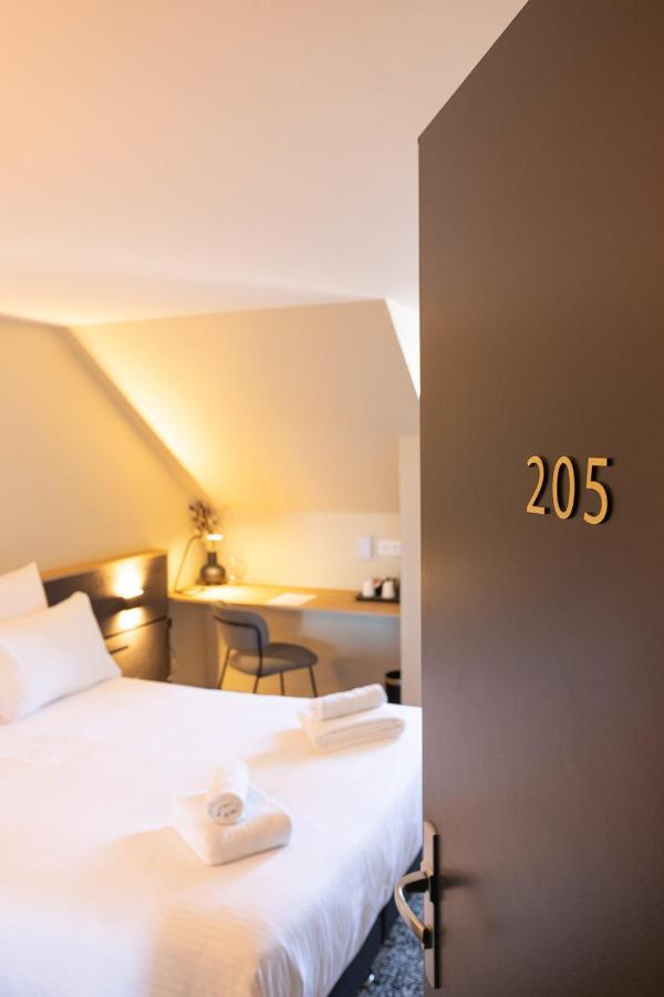 Logis Hotel & Restaurant Le Vert Bocage Франкевиль-Сен-Пьер Экстерьер фото
