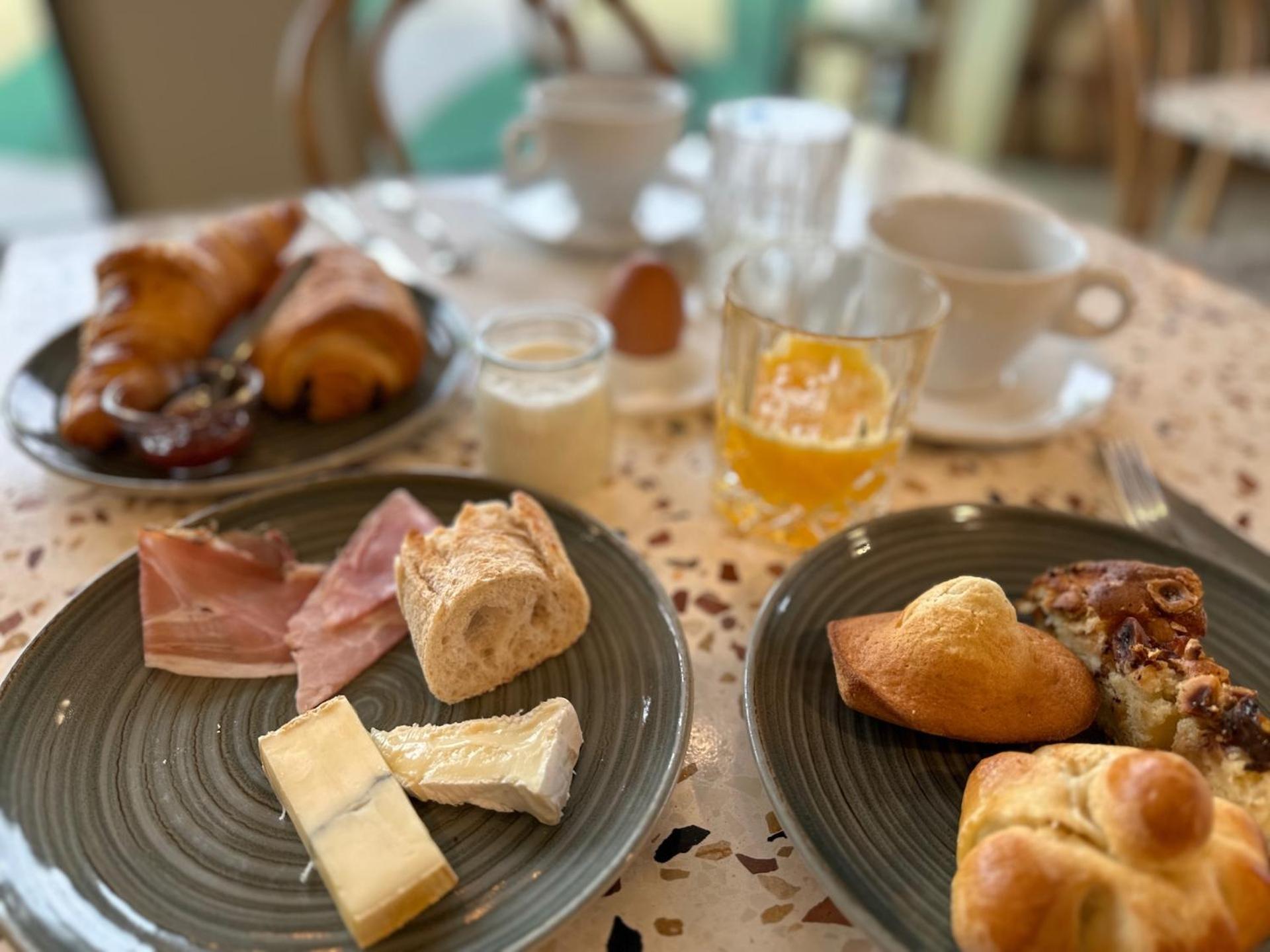 Logis Hotel & Restaurant Le Vert Bocage Франкевиль-Сен-Пьер Экстерьер фото