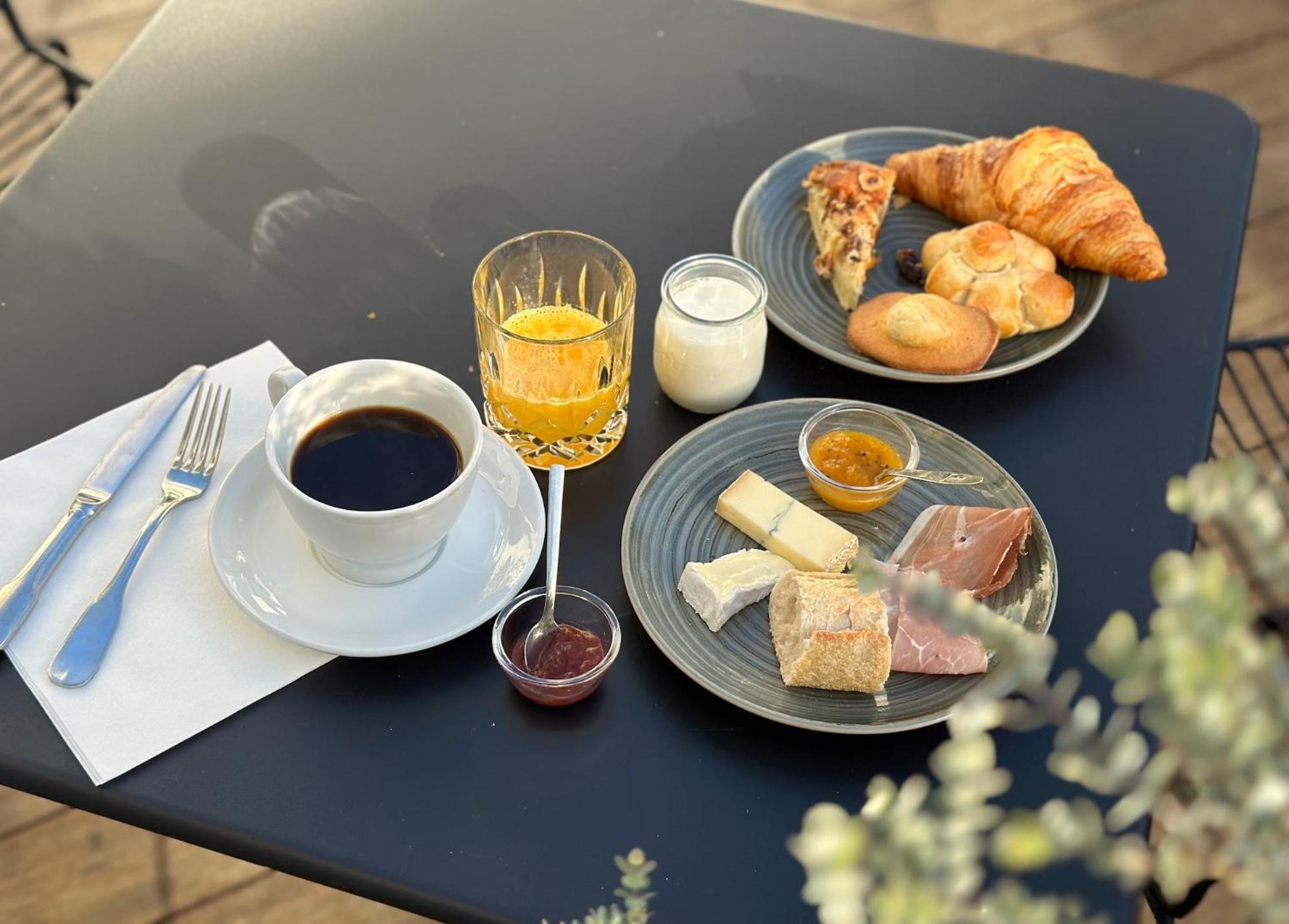 Logis Hotel & Restaurant Le Vert Bocage Франкевиль-Сен-Пьер Экстерьер фото