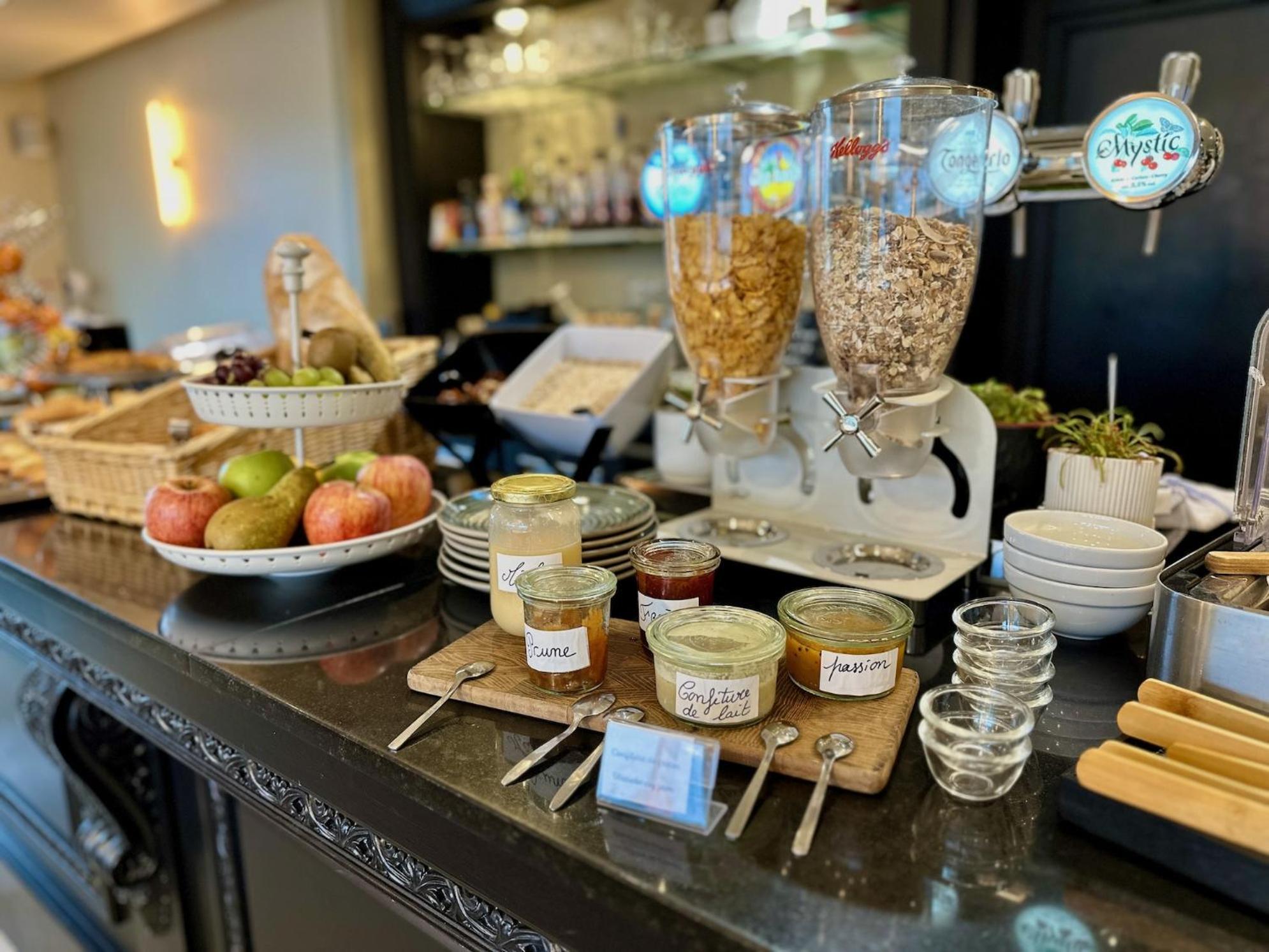 Logis Hotel & Restaurant Le Vert Bocage Франкевиль-Сен-Пьер Экстерьер фото